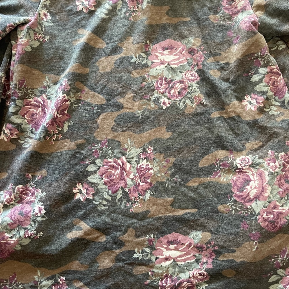 Camo/ floral cardigan - Picture 4 of 5